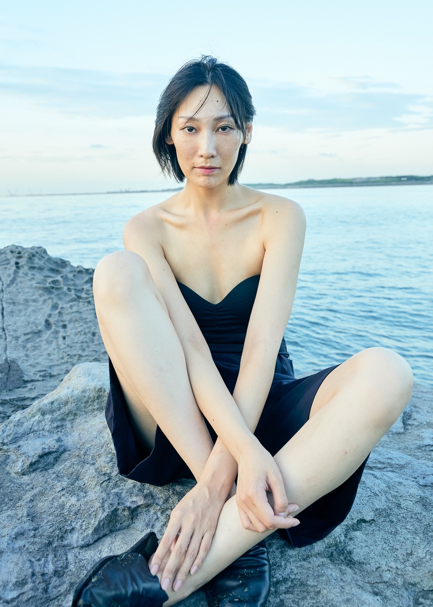※関税込※【Self-Portrait】自画像まだら模様のイヤリング Masato Yamaguchi Art Book 